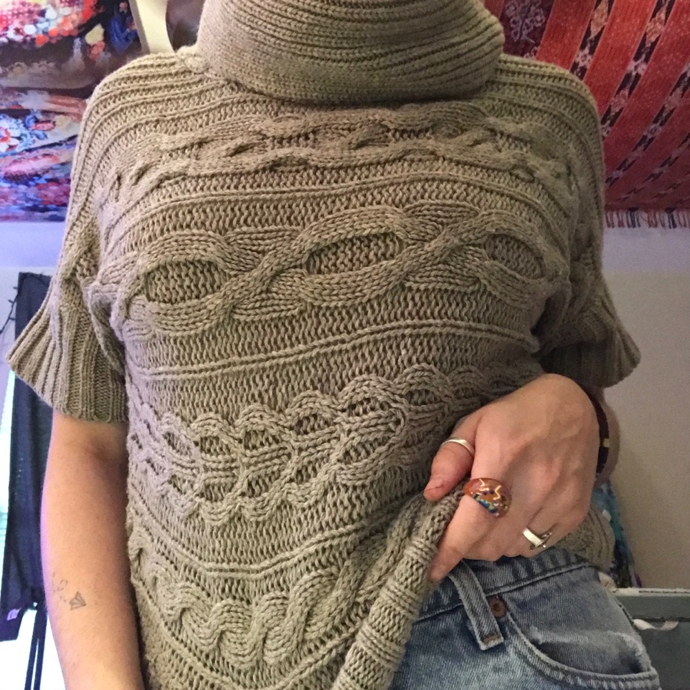 nine west knit turtleneck short sleeve sweater